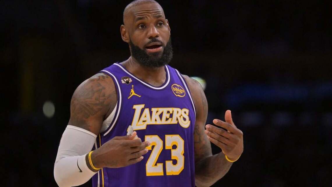 LeBron, 76ers are now among NBA title favorites