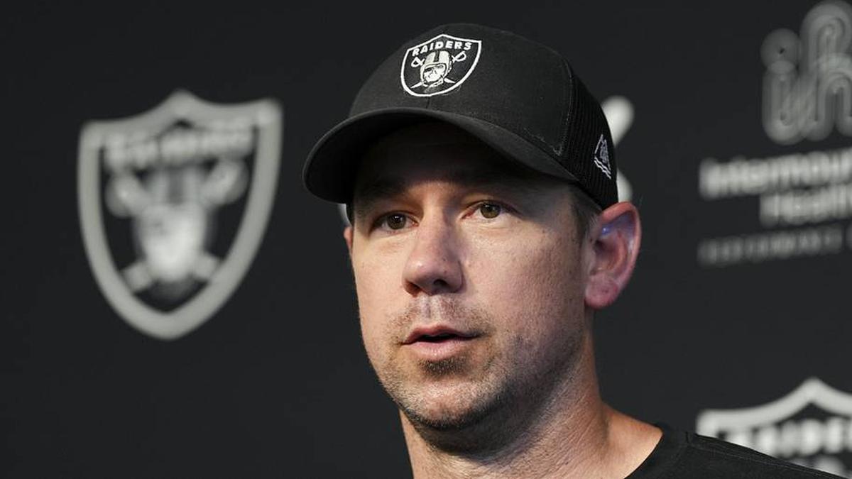  May 20, 2026; Henderson, NV, USA; Las Vegas Raiders head coach Klint Kubiak speaks during a news conference during organized team activities at Intermountain Health Performance Center. Mandatory Credit: Candice Ward-Imagn Images | Candice Ward-Imagn Images 