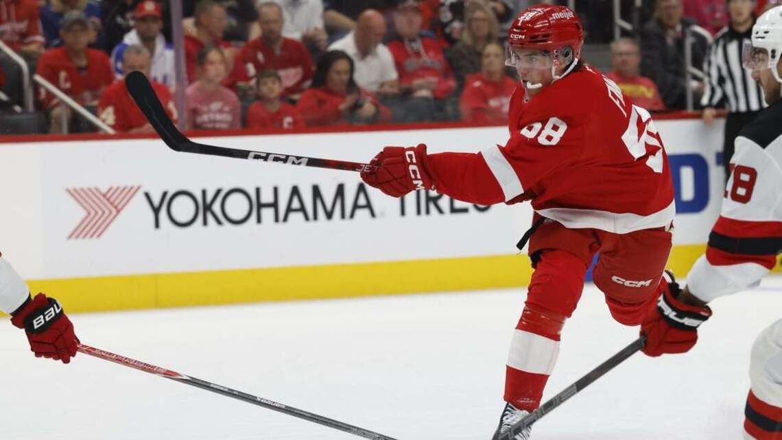 Slumping Red Wings take aim at team in worse shape, winless Flyers 