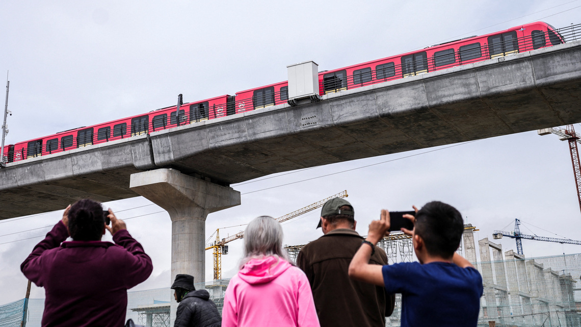 Tres grupos internacionales presentan solicitud de precalificación para participar en construcción de segunda línea del Metro de la capital de Colombia 