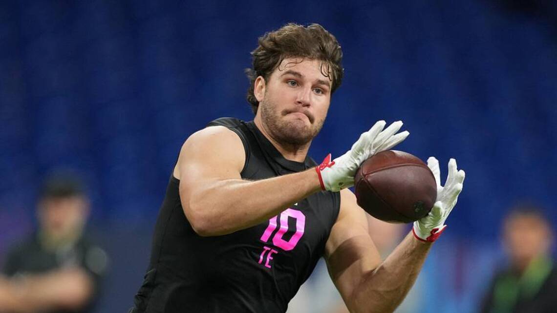 Dolphins Friday Mailbag: Kacmarek, Brooks, Hafley, and More