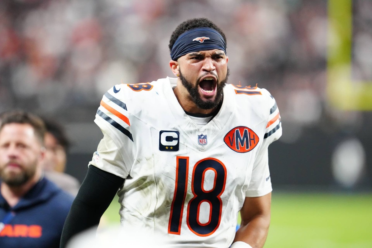  Chicago Bears quarterback Caleb Williams (18) Stephen R. Sylvanie-Imagn Images