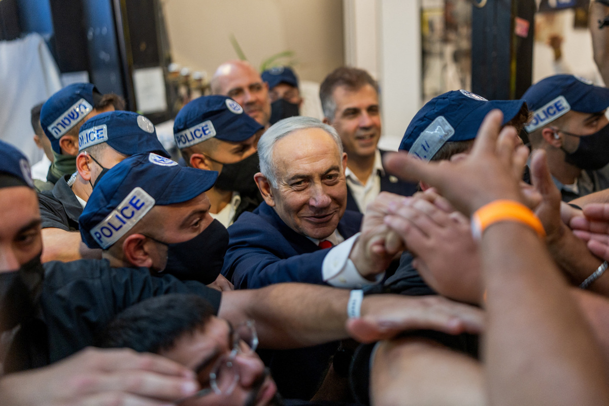Disenchanted Netanyahu supporters are prize of Israel election campaign ...