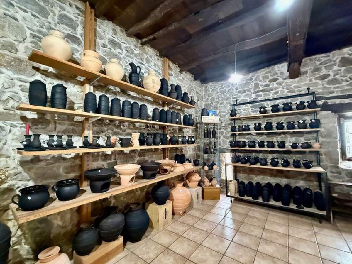  The beautiful black ceramics at the Rectoral de Gundivós. Photo credit: Margot Black 