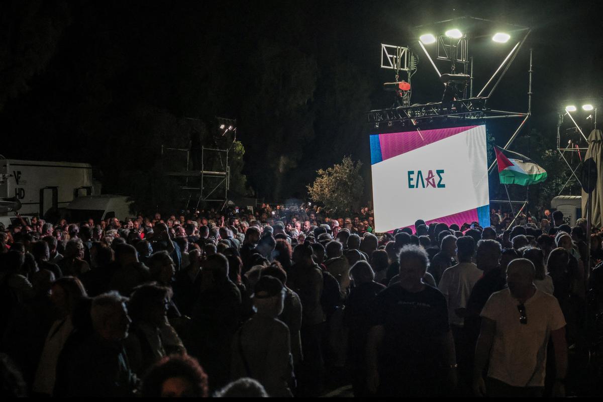 Supporters of the former Prime Minister Alexis Tsipras attend the launch event of his new political party, ELAS-Greek Left Alliance, ahead of the 2027 parliamentary elections, in Athens, Greece, May 26, 2026. REUTERS/Louisa Gouliamaki