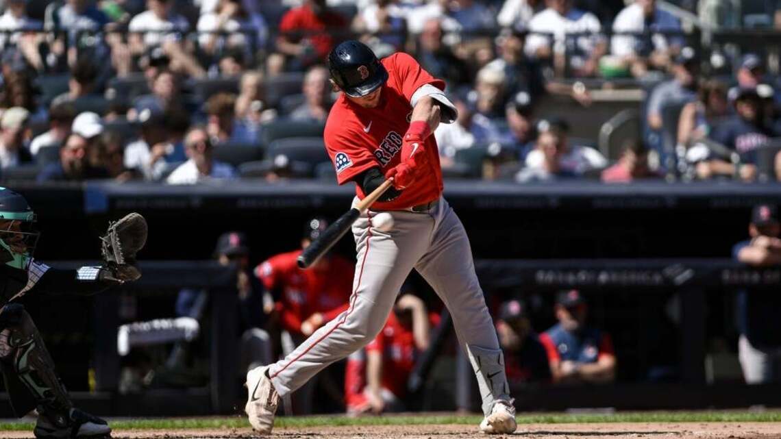 Defense, starting pitching help Red Sox blank Yankees 