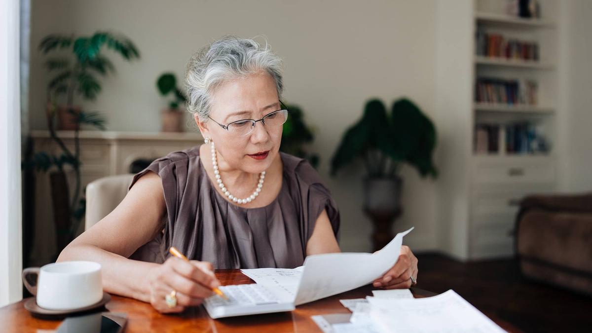  Routine debt payments quietly erode retirement security as rising credit card balances and high interest rates strain older Americans. 