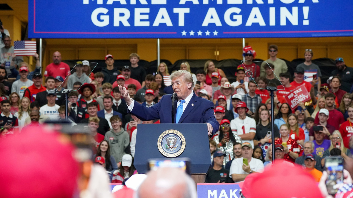 Trump urges Ohio voters to 'just pretend I'm running' in midterms