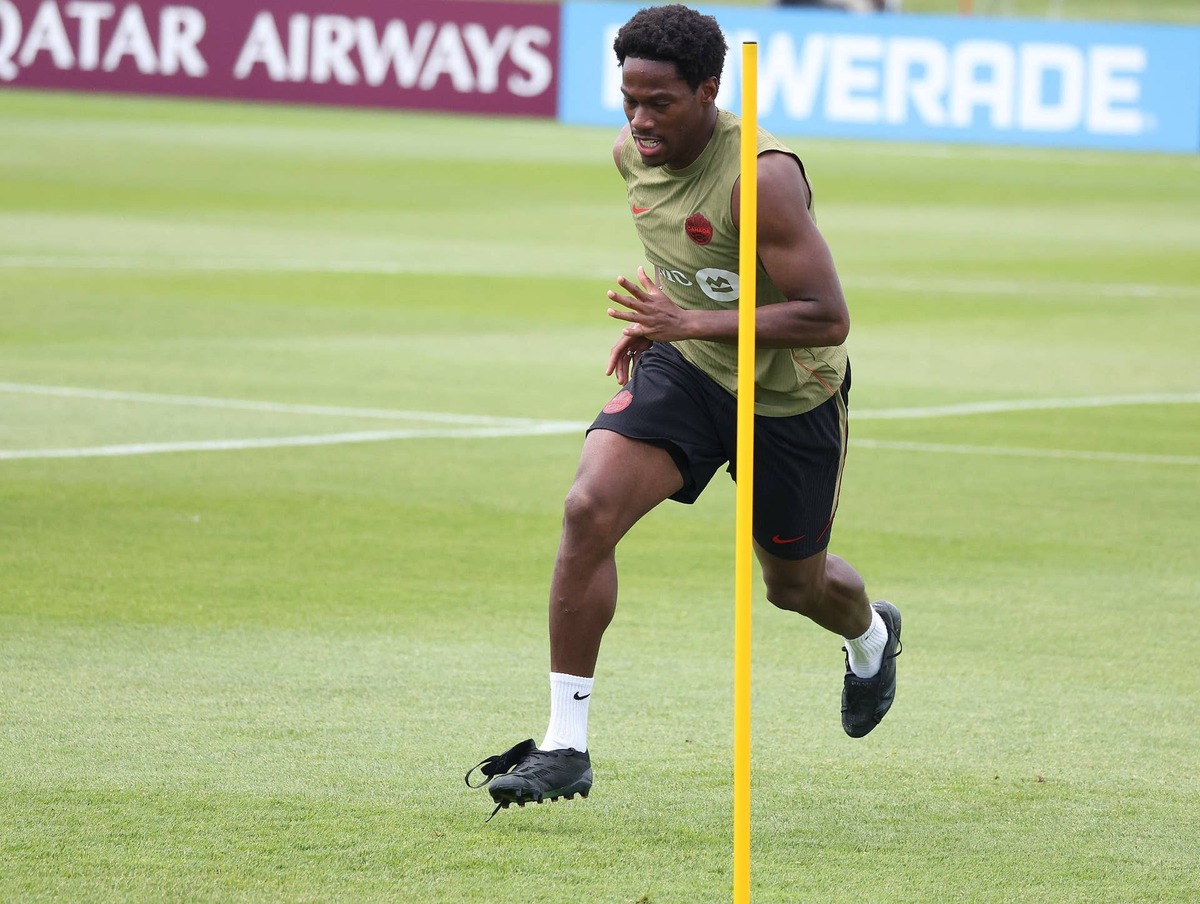  Jonathan David runs a drill as Canada's FIFA 2026 World Cup team trains ahead of their game on Friday against Bosnia-Herzegovina at TFC Training Ground in Toronto. June 9, 2026. Photo (Steve Russell/Toronto Star via Getty Images)