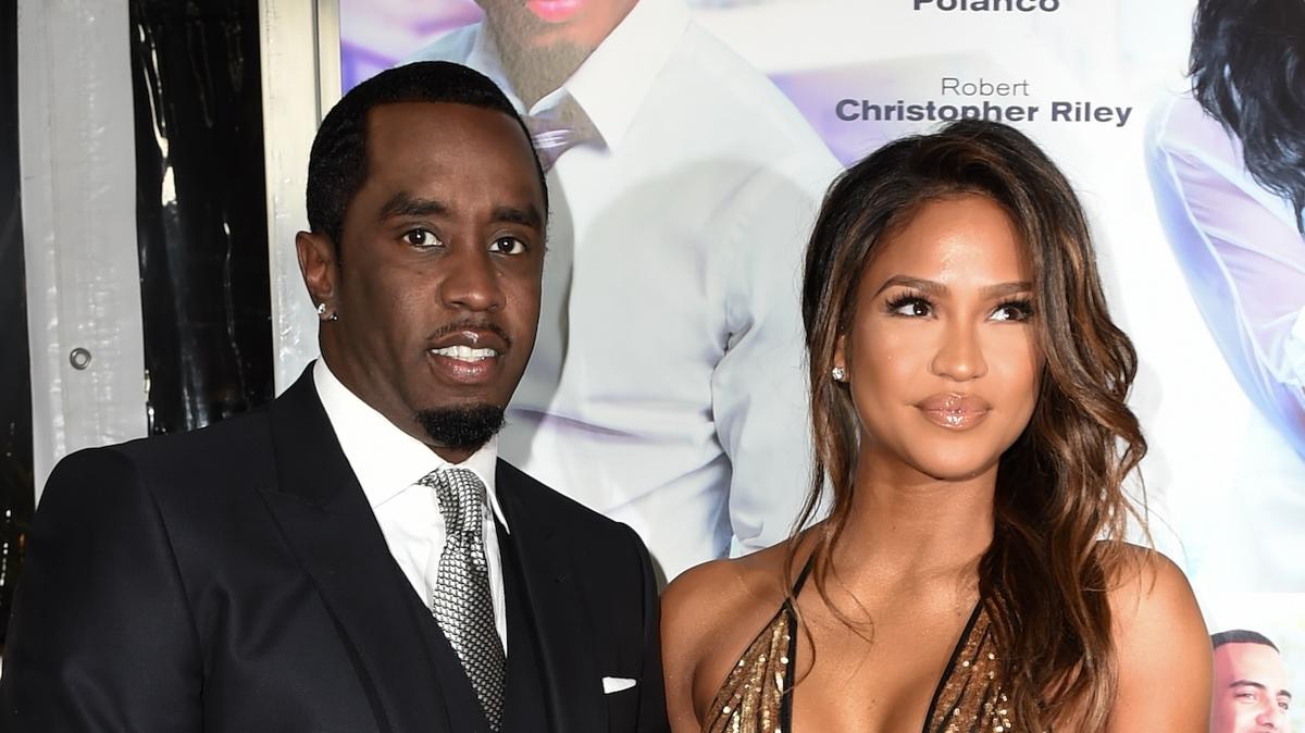 HOLLYWOOD, CA - 7 DE MARZO: Sean "Puff Daddy" Combs (izq.) y la actriz Cassie Ventura asisten al estreno de "The Perfect Match" de Lionsgate en ArcLight Hollywood el 7 de marzo de 2016 en Hollywood, California. (Foto de Emma McIntyre/Getty Images)