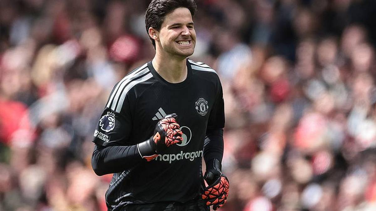  Man Utd chose to sign Senne Lammens instead. | Mark Cosgrove/News Images/NurPhoto/Getty Images 