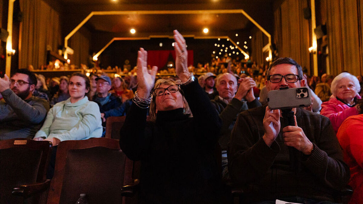 Graham Platner’s mother, Leslie Harlow. Leslie Harlow, mother of U.S. senatorial candidate from Maine Graham Platner, applauds her son during a town hall at the Leavitt Theater on October 22, 2025, in Ogunquit, Maine. Platner, an oyster farmer and veteran of the U.S. Marines, is running for the seat held by Republican Sen. Susan Collins.
