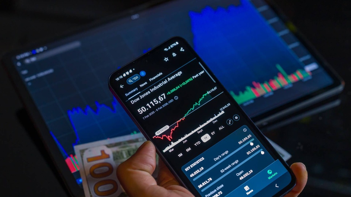 JPMorgan stock hits record high on surprise jobs report