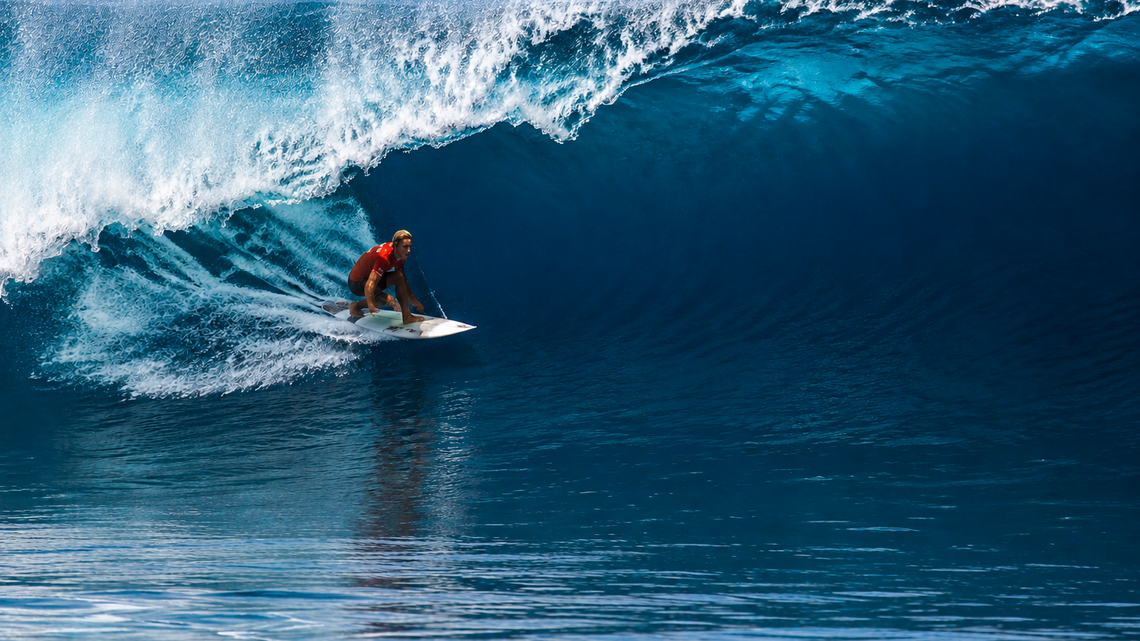 Erin Brooks Scores Perfect 10 In Fiji: "Best Heat Of My Life" 