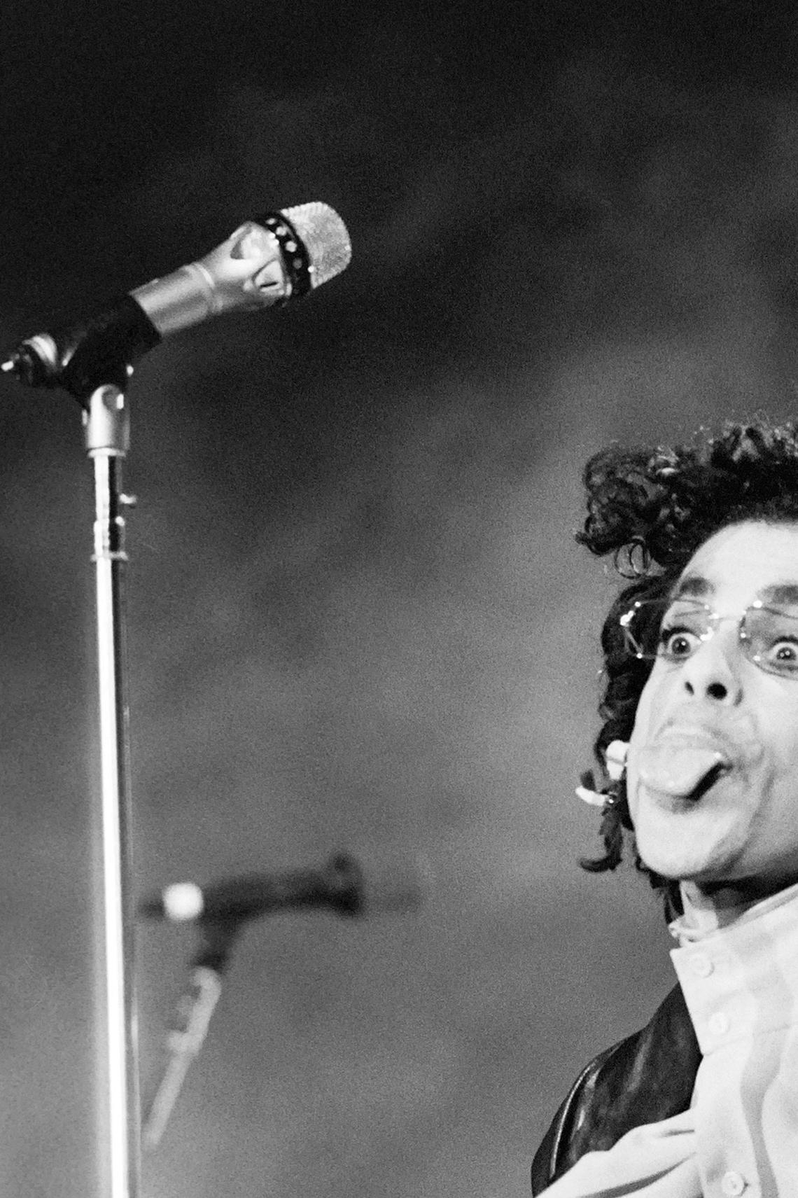  Mayte GarciaAdam Bettcher/Getty Images 