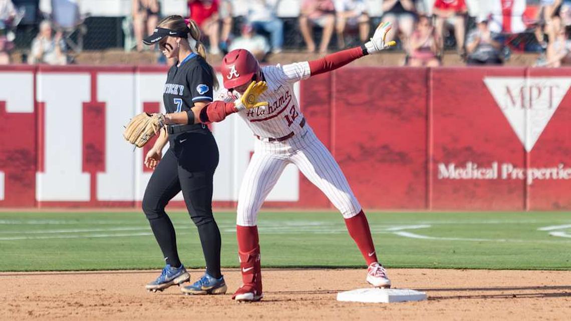  Alabama outfielder Audrey Vandagriff celebrates on second in the first game of the series against Kentucky on Apr. 17, 2026. | Sarah Munzenmaier/Alabama Crimson Tide on SI 