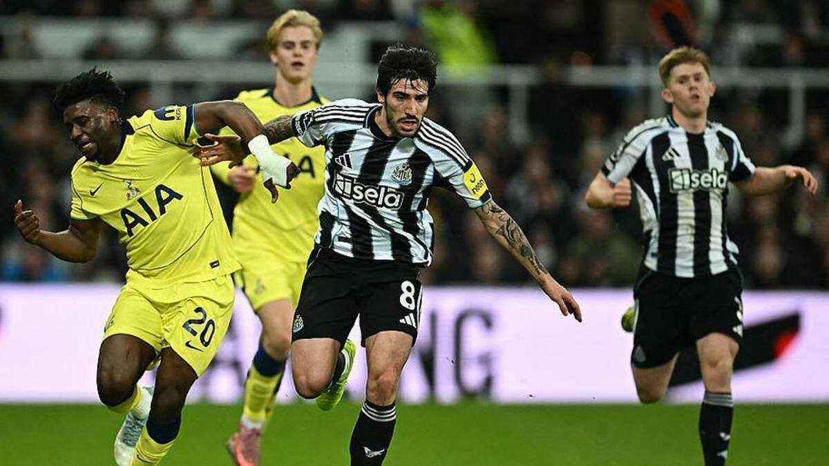  Newcastle are willing to part ways with Tonali for the right price. | Paul ELLIS/AFP/Getty Images 