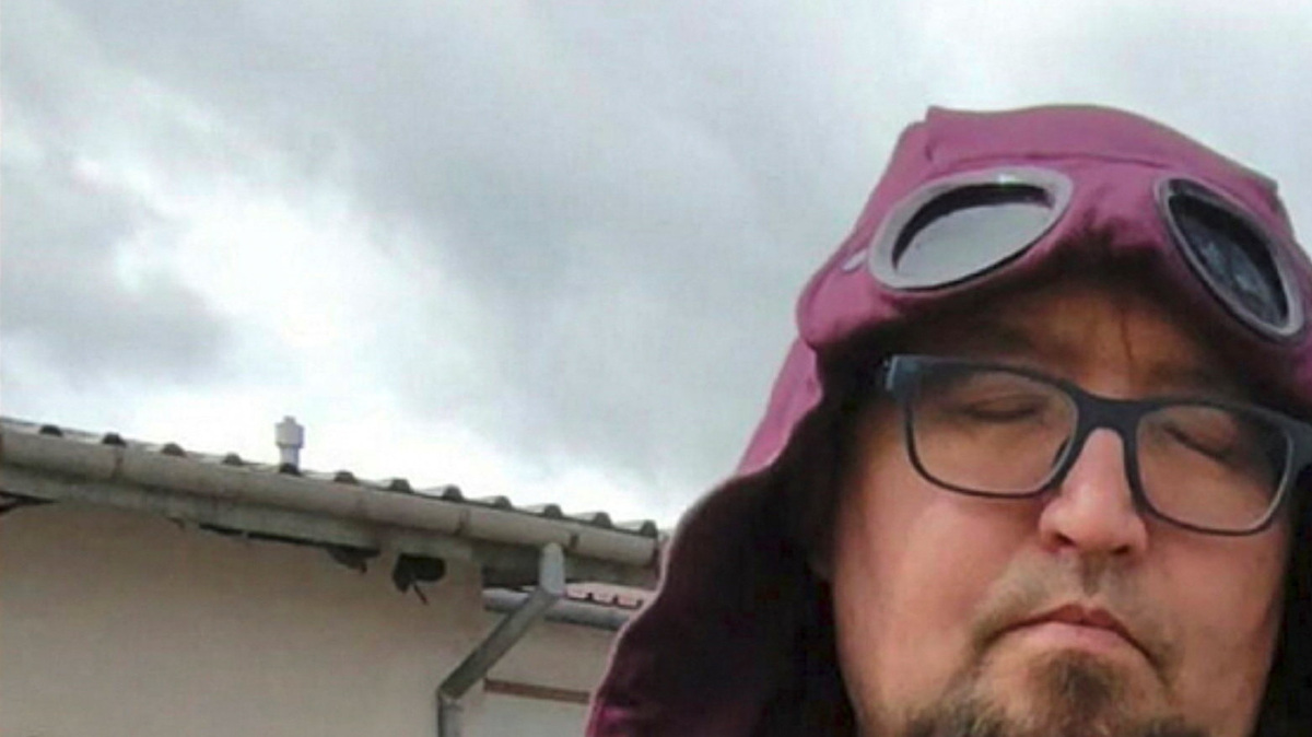 Russian artist Robert Kuzovkov, also known under his artistic pseudonym as Semyon Skrepetsky, poses in an unknown location in this undated picture obtained by Reuters on June 16, 2026. Semyon Skrepetsky via Facebook/via REUTERS