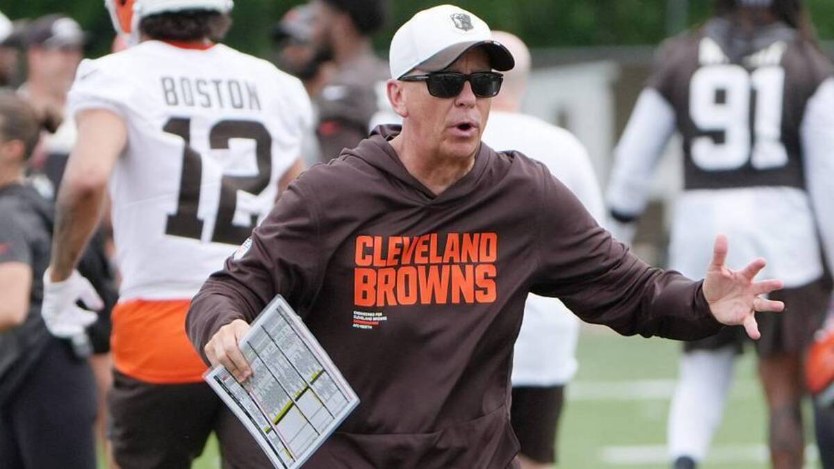  The Browns haven't won their division in decades. Todd Monken is looking to change that. | Mike Cardew / USA TODAY NETWORK via Imagn Images 