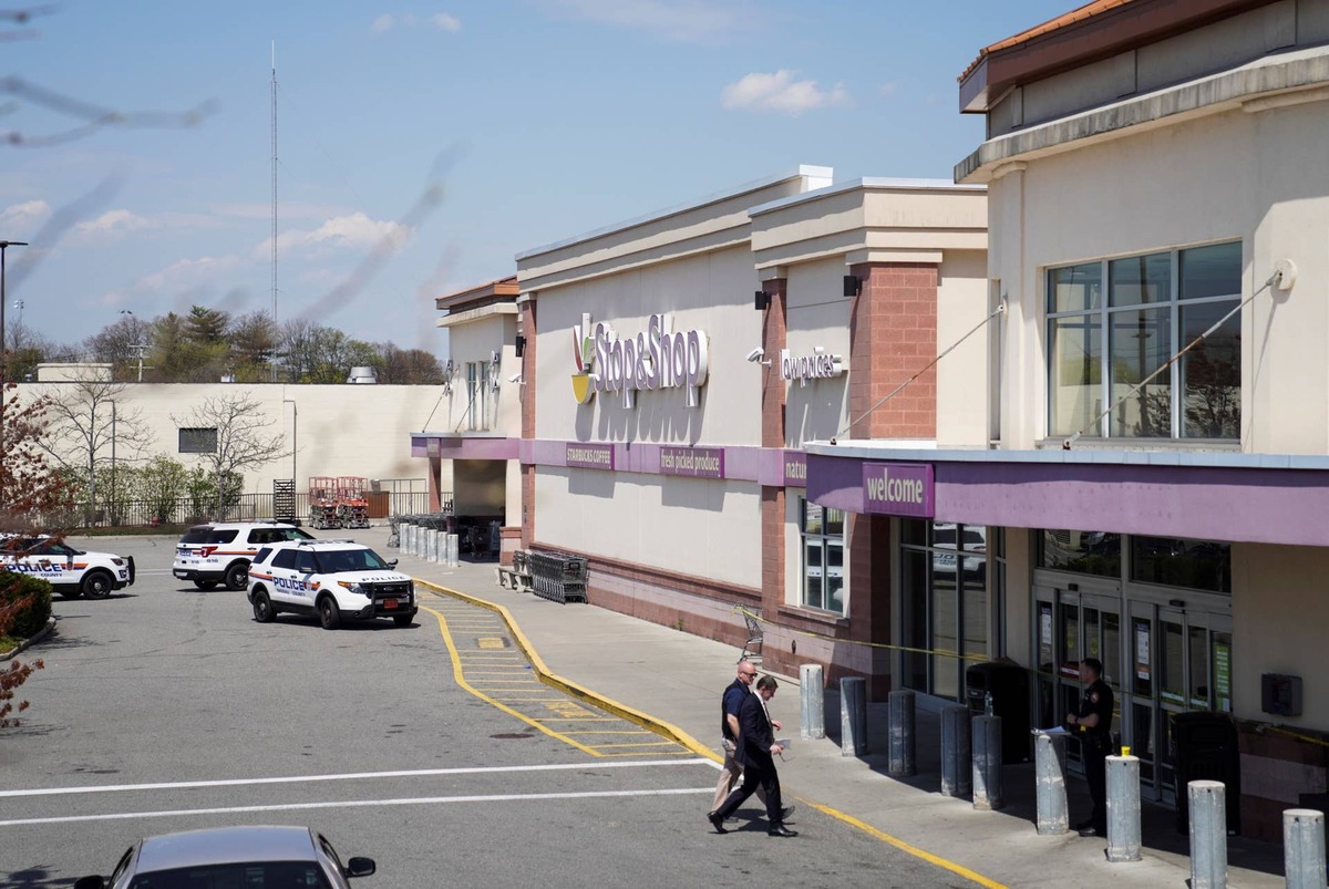  Ahold Delhaize agrees to pay $40 million in a settlement over inflated prescription drug pricing reports. 