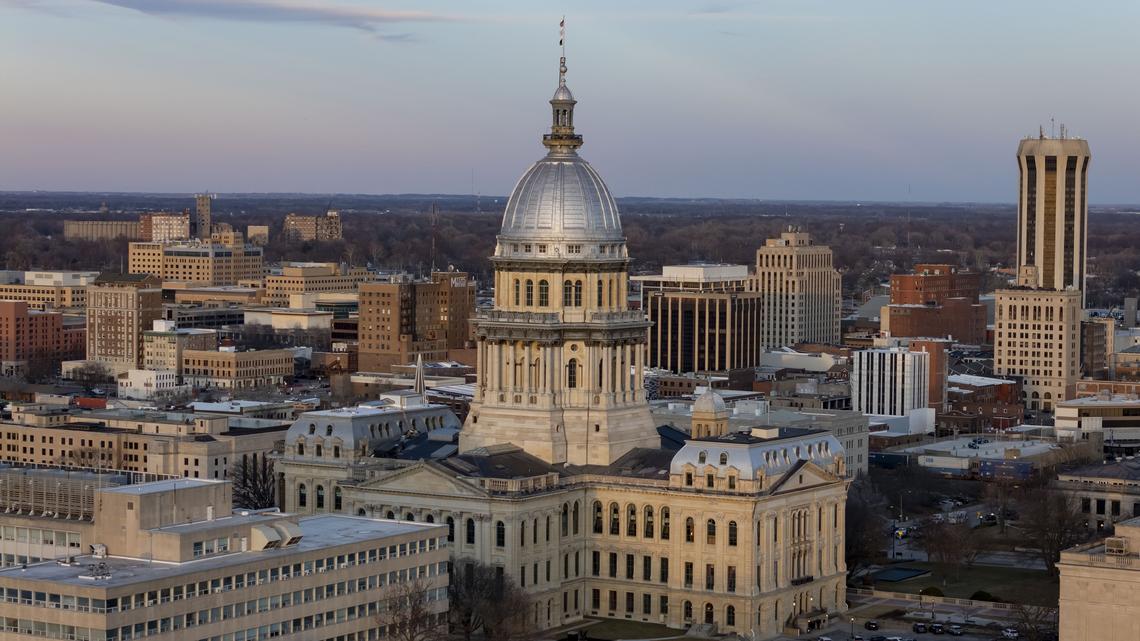 The sun sets on the Illinois State Capitol on Feb. 18, 2026, in Springfield, Ill. State lawmakers recently updated Illinois’ child pornography laws to include AI-generated images. (Brian Cassella/Chicago Tribune/TNS)