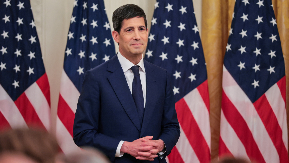 Incoming Federal Reserve Chair Kevin Warsh stands in the East Room during his swearing-in ceremony, at the White House in Washington, D.C., U.S., May 22, 2026. REUTERS/Jonathan Ernst