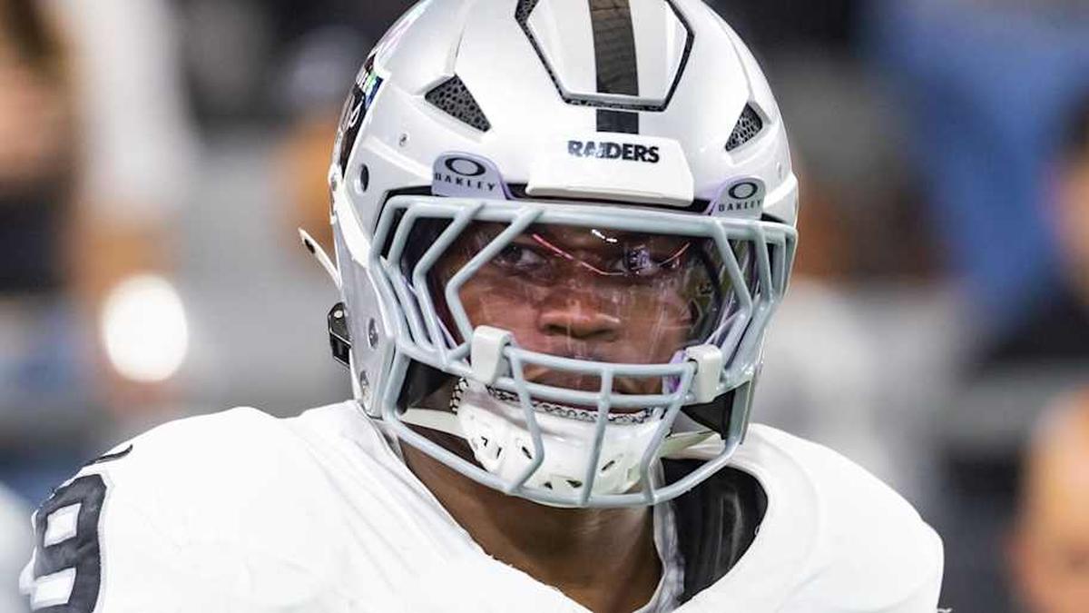  Aug 23, 2025; Glendale, Arizona, USA; Las Vegas Raiders defensive end Tyree Wilson (9) against the Arizona Cardinals during a preseason NFL game at State Farm Stadium. Mandatory Credit: Mark J. Rebilas-Imagn Images | Mark J. Rebilas-Imagn Images 