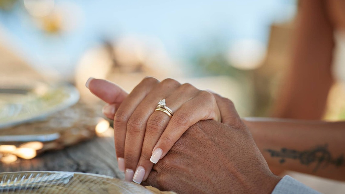 2 major jewelry brands, Pandora and Swarovski, close hundreds of stores in China 