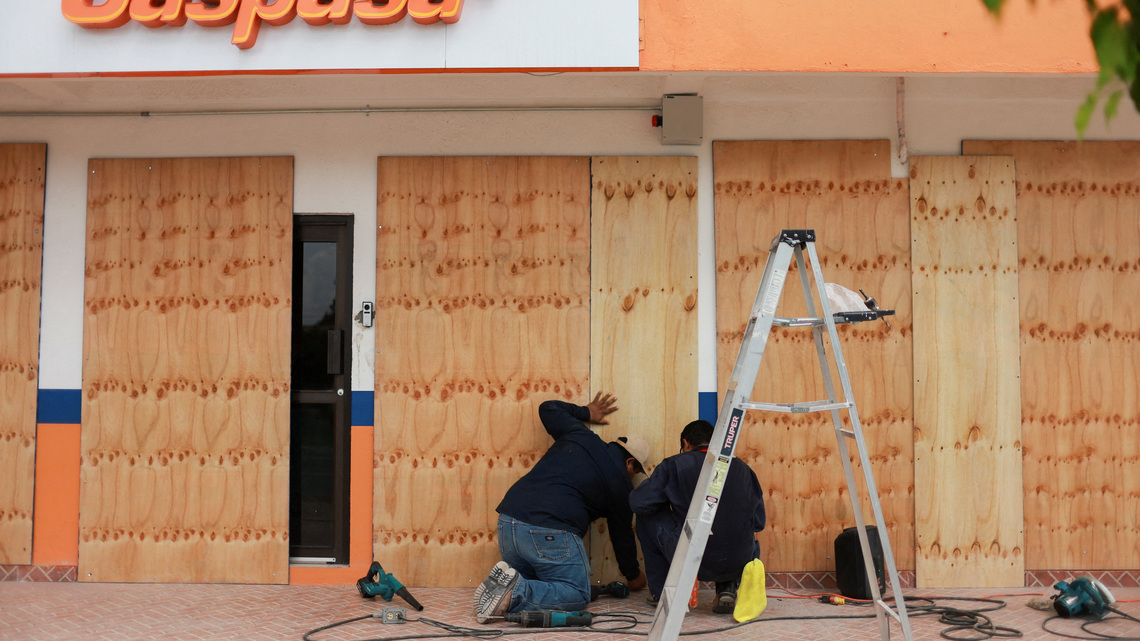 Mexico's Pacific coast braces for Hurricane Polo's life-threatening landfall