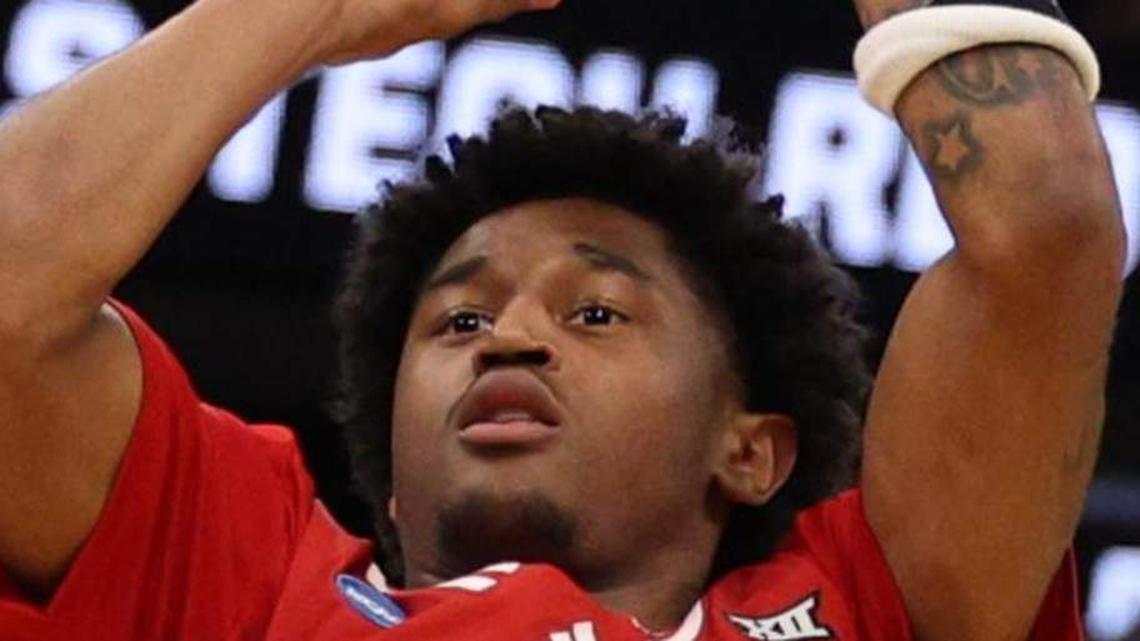  Mar 22, 2026; Tampa, FL, USA; Texas Tech Red Raiders guard Jaylen Petty (11) shoots over Alabama Crimson Tide guard Labaron Philon (0) in the first half during a second round game of the men's 2026 NCAA Tournament at Benchmark International Arena. Mandatory Credit: Nathan Ray Seebeck-Imagn Images | Nathan Ray Seebeck-Imagn Images 