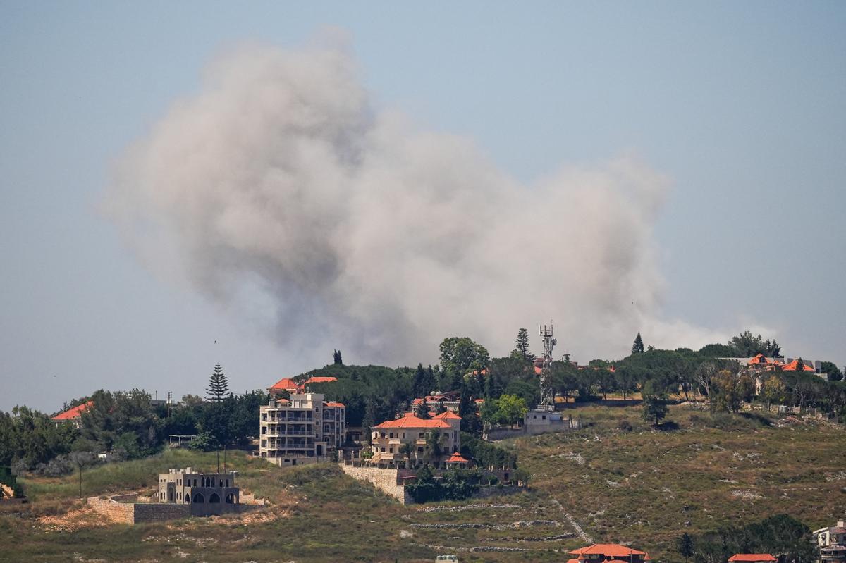 Smoke billows from southern Lebanon, following Israeli strikes, as seen from Nabatieh, Lebanon, June 4, 2026. REUTERS/Stringer