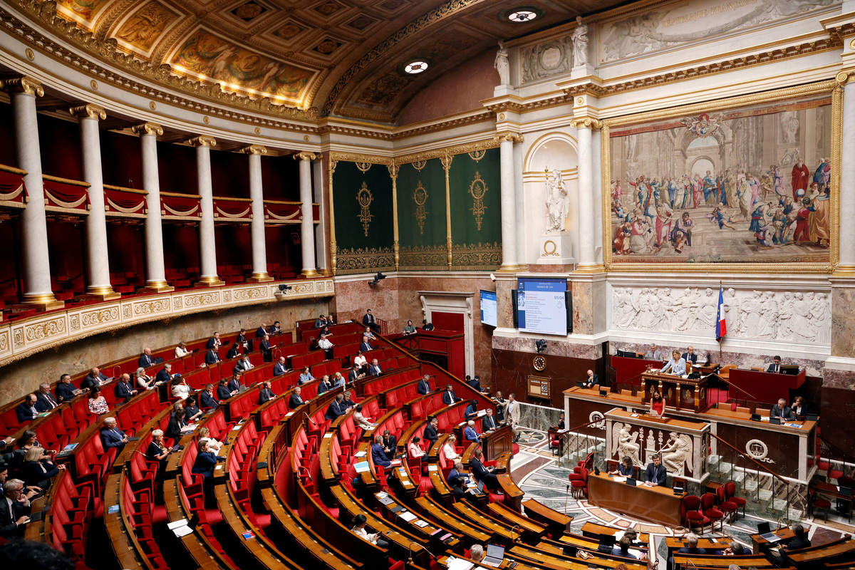 FILE PHOTO: General view of the hemicycle during debates before a formal vote on the third reading on the bill "regarding the right to assistance in dying" at the National Assembly in Paris, France, June 30, 2026. REUTERS/Alice Sacco/File Photo
