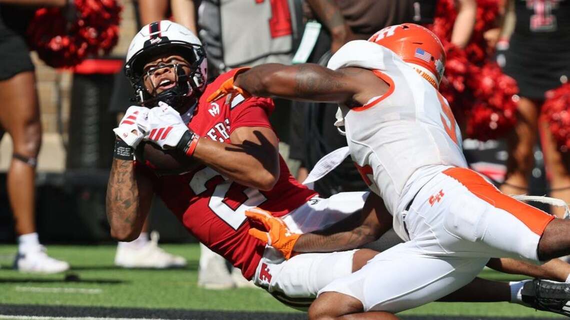 Austin Romaine's pair of pick 6s lead No. 11 Texas Tech to blowout win 