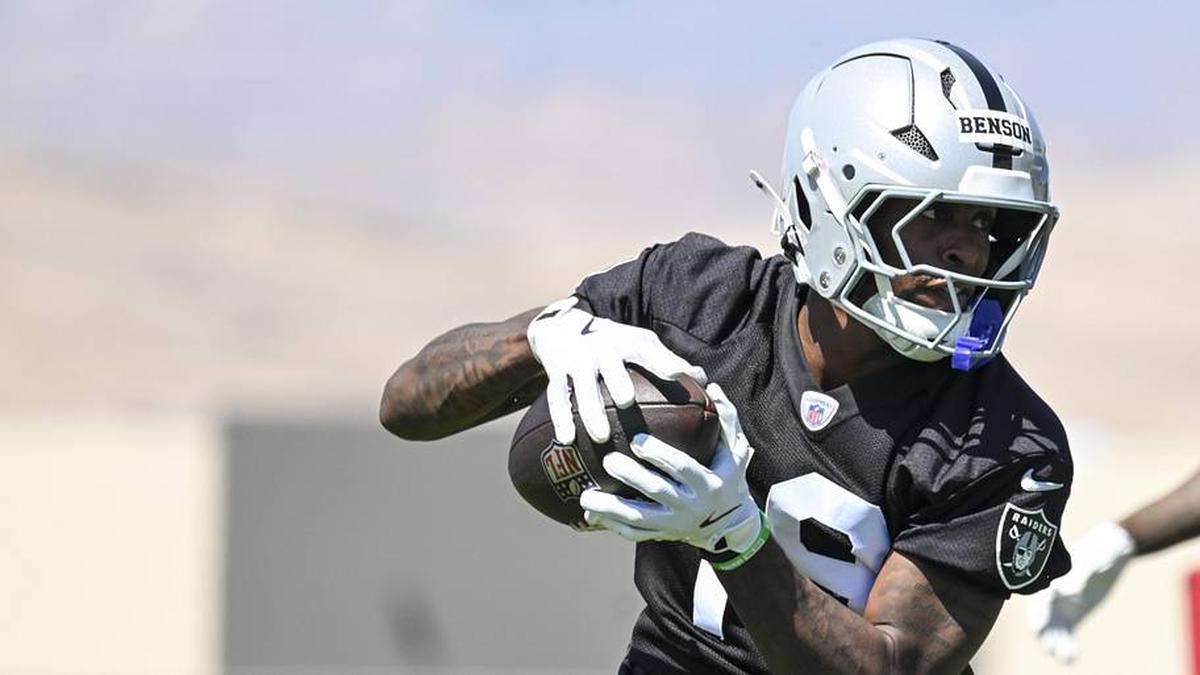  May 2, 2026; Henderson, NV, USA; Las Vegas Raiders wide receiver Malik Benson (19) runs through a drill during a Rookie Minicamp at Intermountain Health Performance Center. Mandatory Credit: Candice Ward-Imagn Images | Candice Ward-Imagn Images 