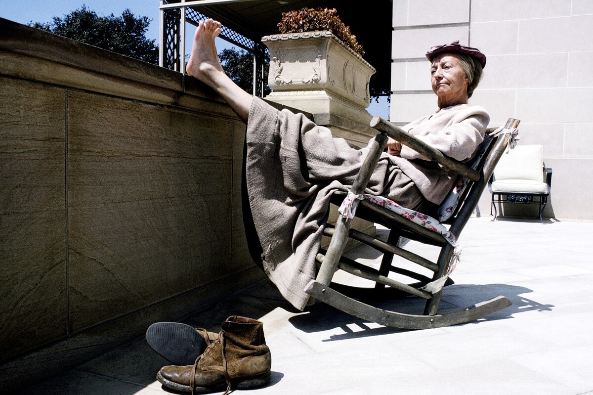 Irene Ryan relaxing on set.Gene Trindle / TV Guide / courtesy Everett Collection