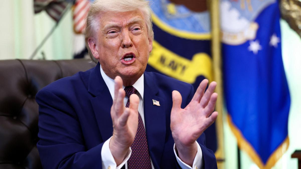 U.S. President Donald Trump speaks to reporters after signing an executive order at the Oval Office of the White House, in Washington, D.C., June 3, 2026. REUTERS/Kevin Lamarque