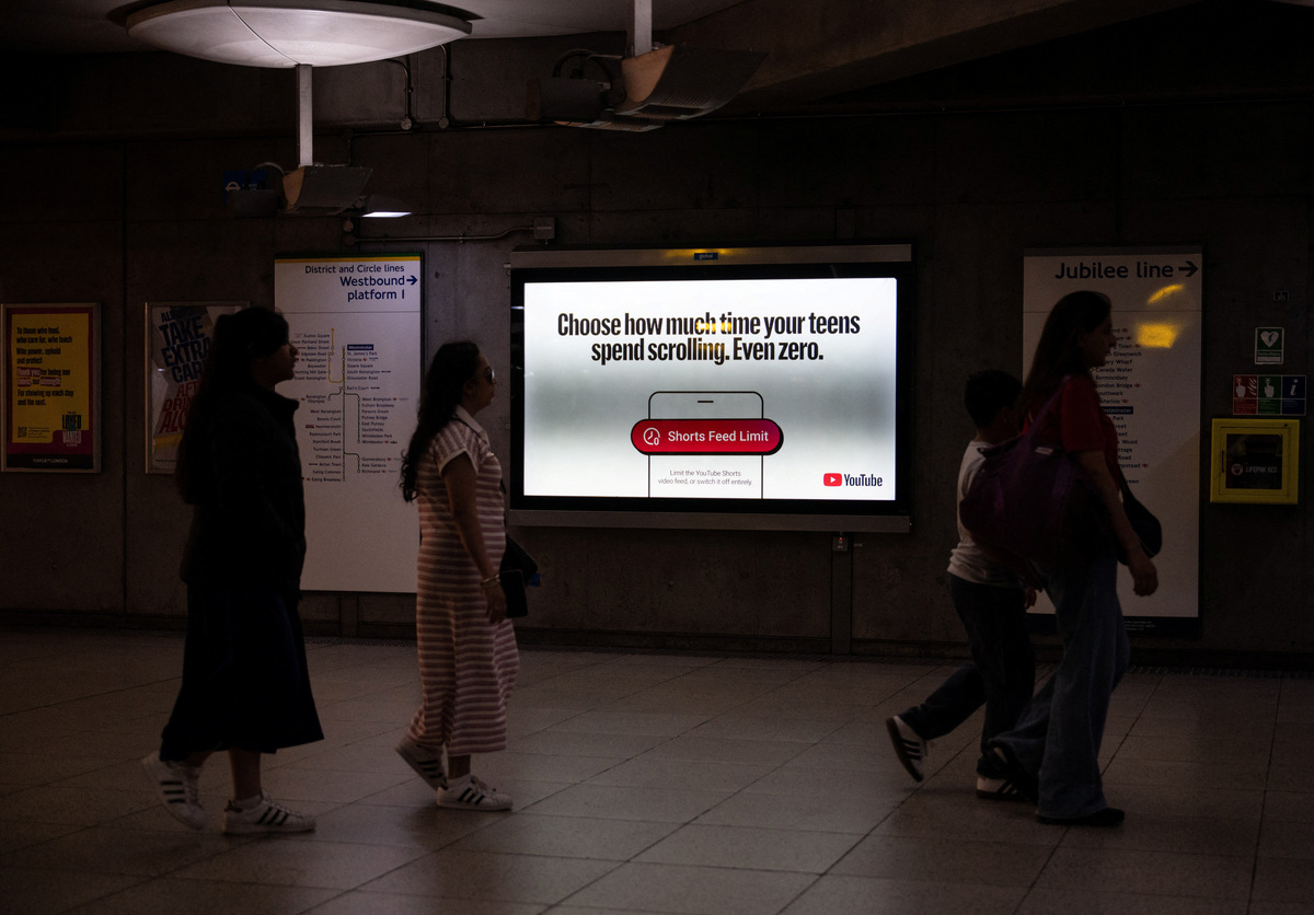 A YouTube advert at Westminster Underground station after British Prime Minister Keir Starmer announced a social media ban for under 16 year olds, in London, Britain, June 15, 2026. REUTERS/Chris J. Ratcliffe
