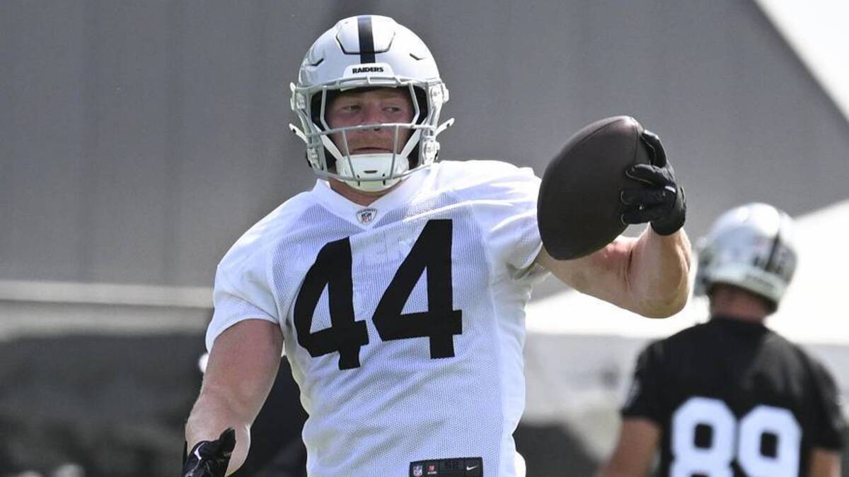  Jun 3, 2026; Henderson, NV, USA; Las Vegas Raiders linebacker Tommy Eichenberg (44) makes a catch during organized team activities at Intermountain Health Performance Center. Mandatory Credit: Candice Ward-Imagn Images | Candice Ward-Imagn Images 