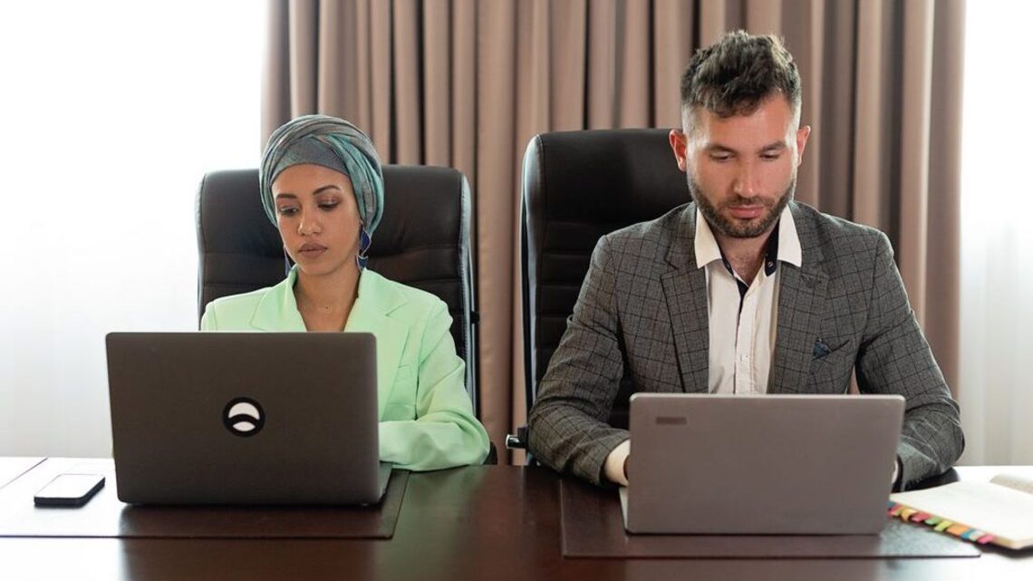 Working around men makes women feel worse about mistakes: study
