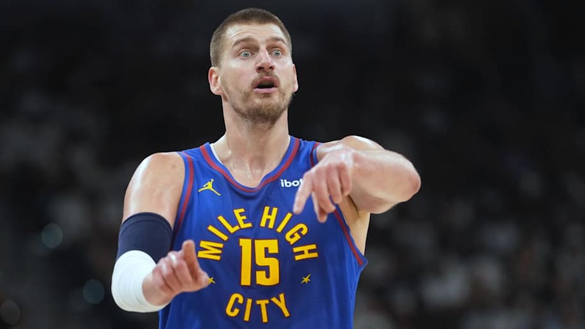  Denver Nuggets center Nikola Jokic signals to teammates during the first half against the San Antonio Spurs. | Scott Wachter-Imagn Images 