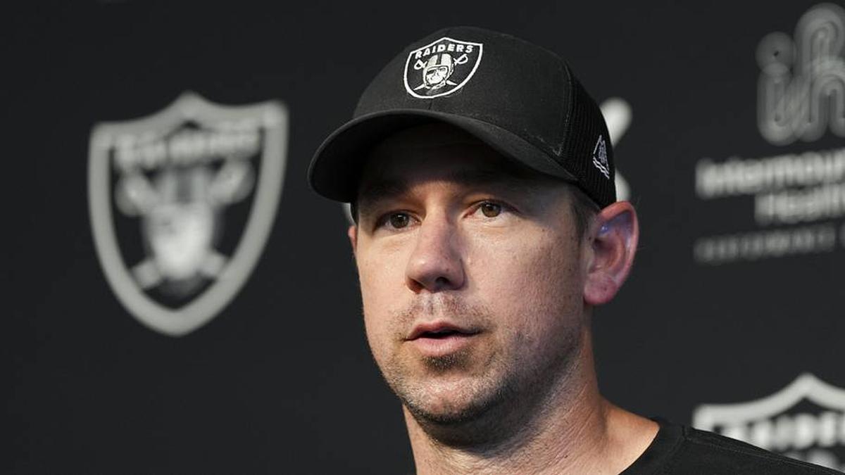  May 20, 2026; Henderson, NV, USA; Las Vegas Raiders head coach Klint Kubiak speaks during a news conference during organized team activities at Intermountain Health Performance Center. Mandatory Credit: Candice Ward-Imagn Images | Candice Ward-Imagn Images 