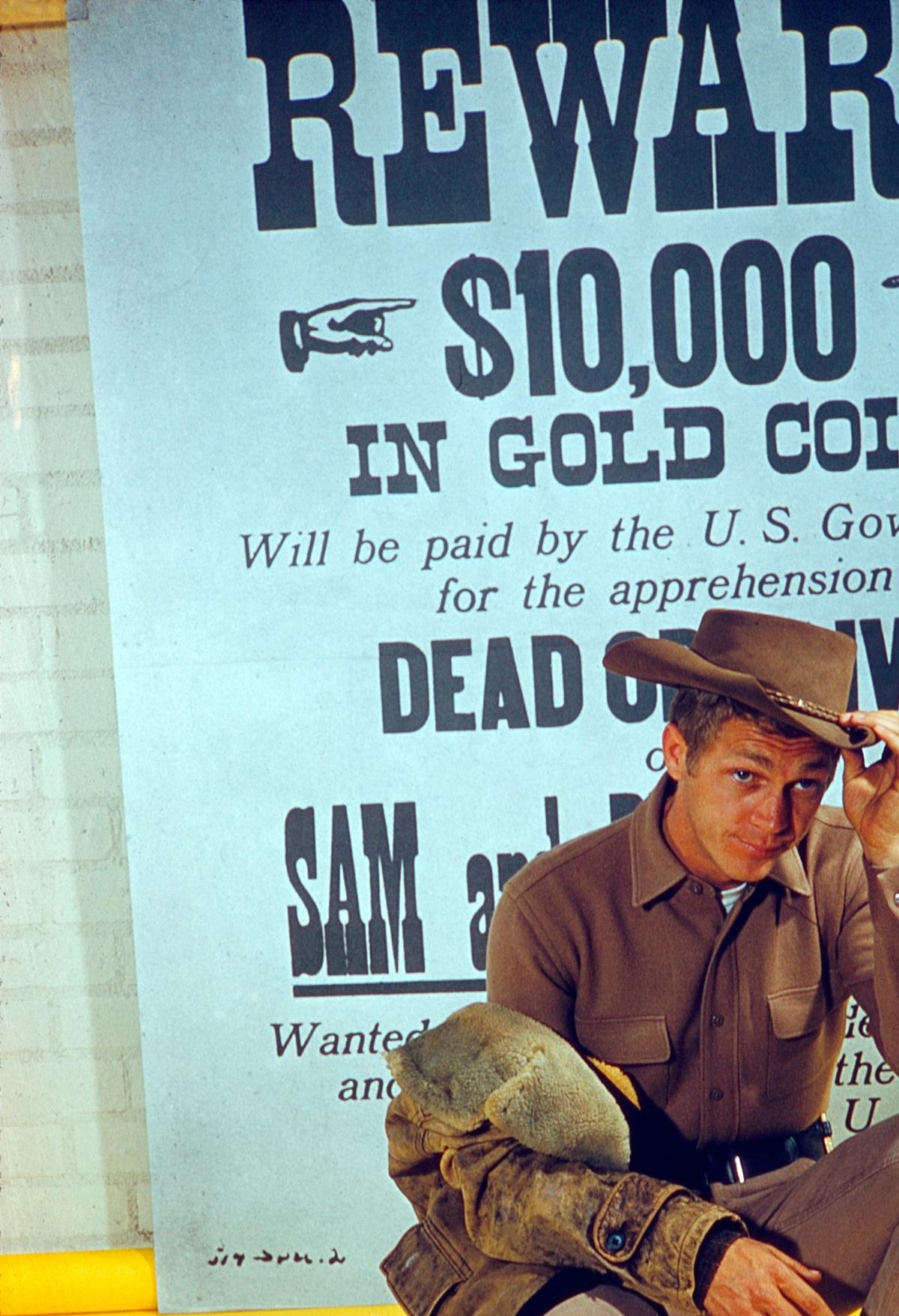 WANTED: DEAD OR ALIVE, Steve McQueen (April 1959)Gene Trindl / TV Guide / courtesy Everett Collection