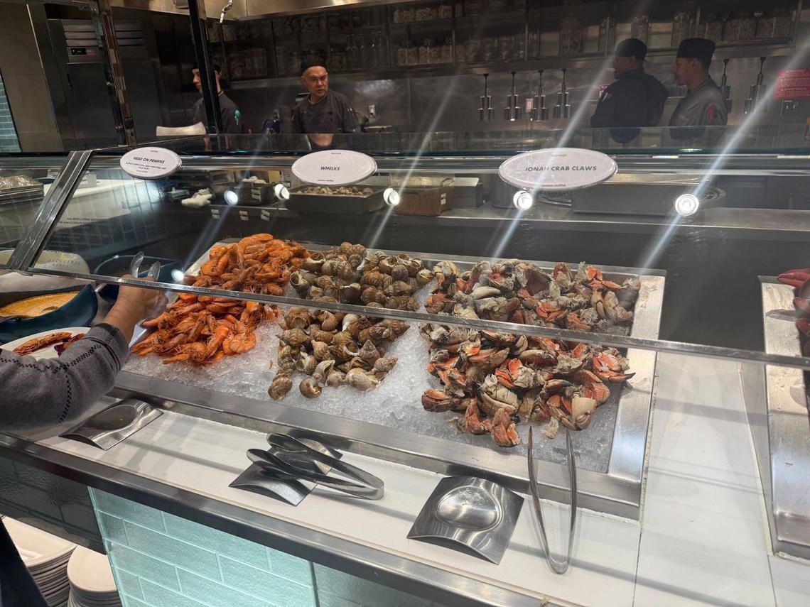  Seafood galore at Bacchanal Buffet. Photo credit: Nishka Dhawan 