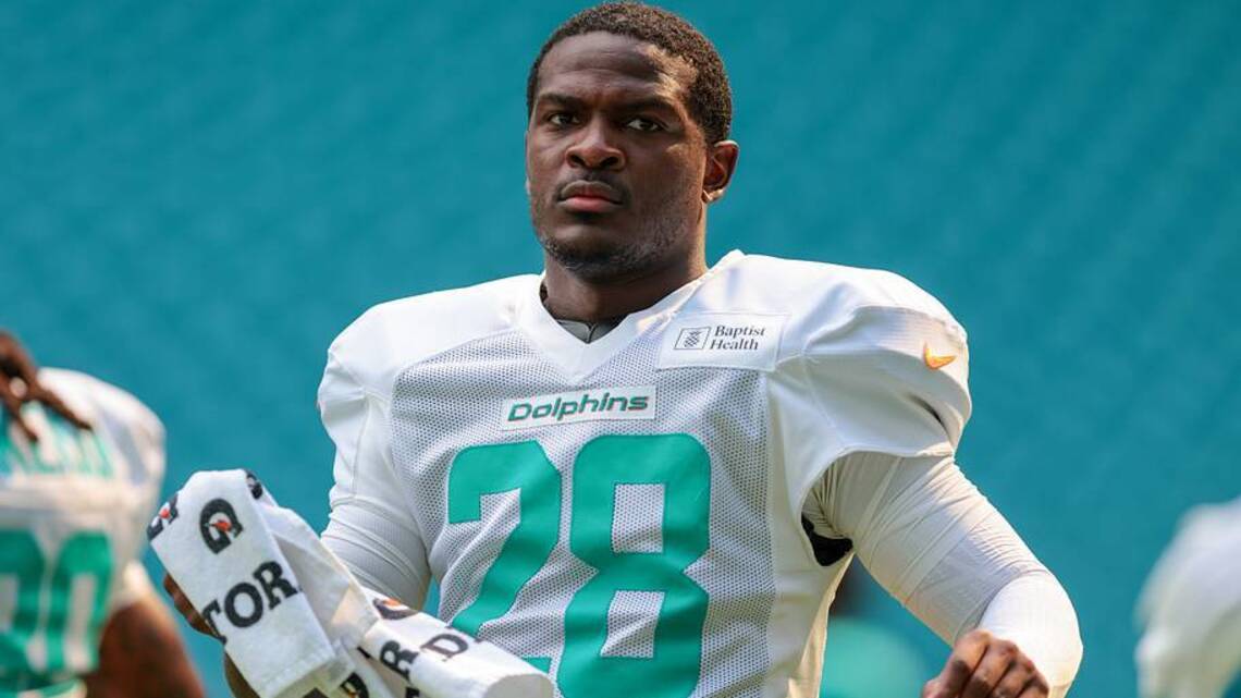 Projecting Dolpins RB De'Von Achane's Touches in Light of Coach's Comments