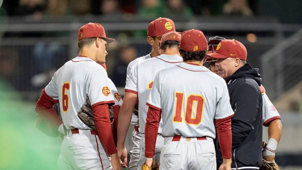  USC meets on the mound as the Oregon Ducks host the USC Trojans on May 14, 2026, in Eugene, Oregon. | Ben Lonergan/The Register-Guard / USA TODAY NETWORK via Imagn Images 