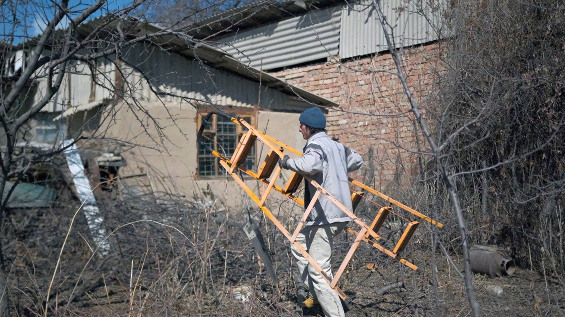 A teen's summer job just turned into a gold discovery