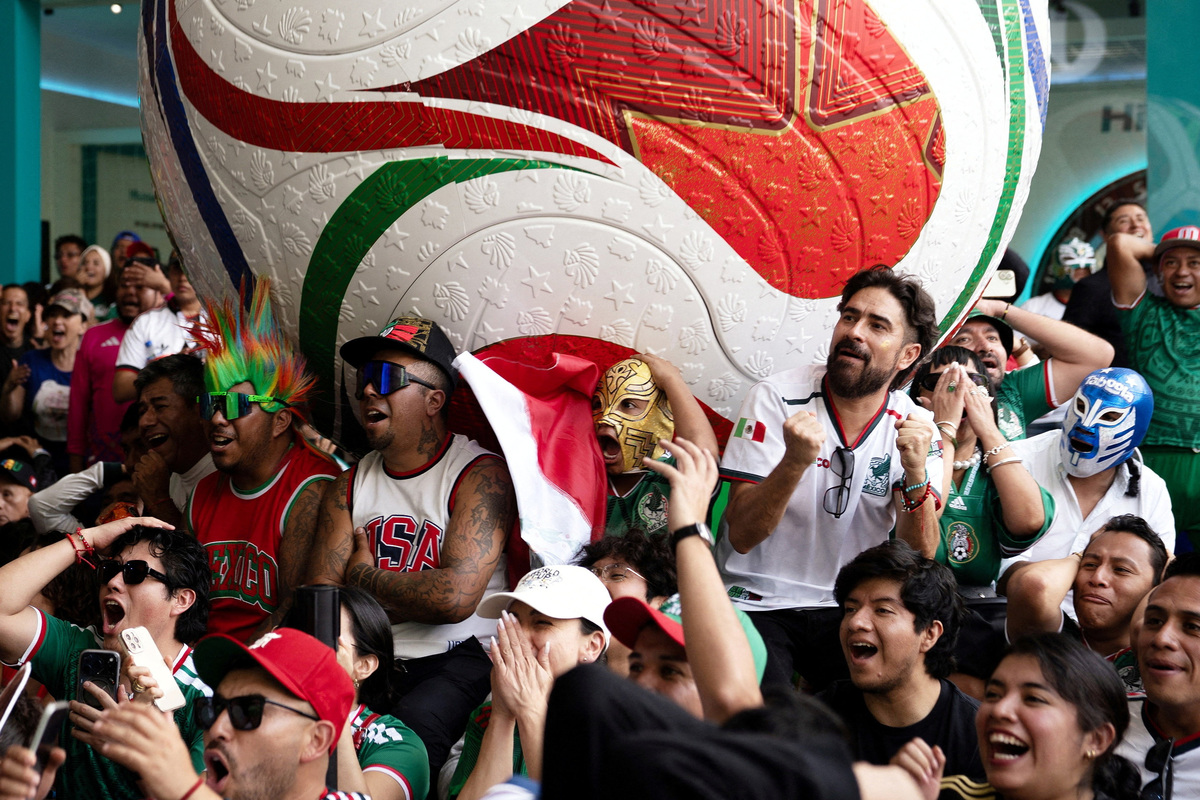 Soccer Football - FIFA World Cup 2026 - Mexico v South Africa -  Fans gather in Mexico City - Zocalo, Mexico City, Mexico - June 11, 2026 - General view of a giant FIFA World Cup 2026 ball as the Mexico fans watch the match REUTERS/Marian Carrasquero