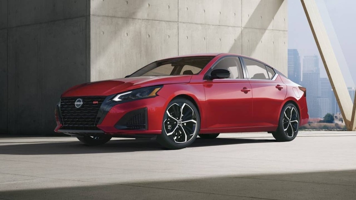 Nissan Gives the Altima Another Year, But Cuts Choices and Raises Prices 