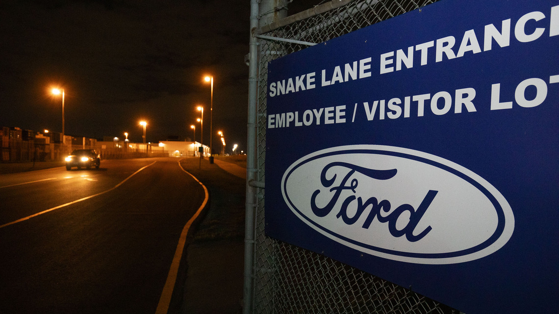 Canada Unifor members ratify Ford contract with wage hike, investments 