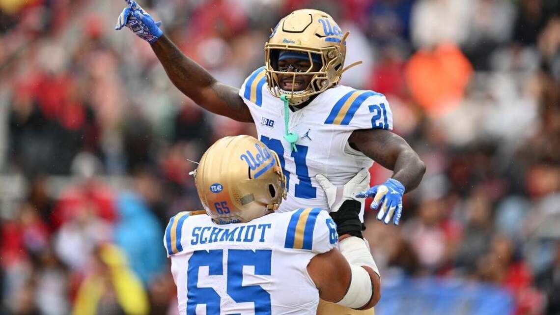 UCLA routs Maryland with 2 pick-6s, stays perfect 